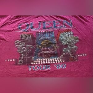 🤩 Queen Tour '80 Graphic T-Shirt Size XL